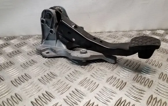Volkswagen PASSAT B7 Brake pedal 3C2721057BG