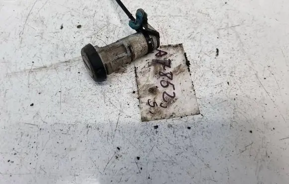 Iveco Daily 40.8 Front door lock (next to the handle) 14525