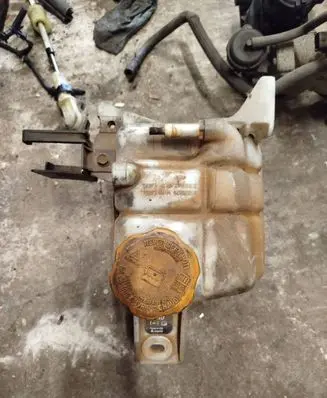 Opel Antara Coolant expansion tank/reservoir 96837836 95213455 96629108