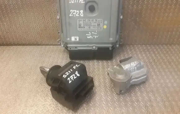 Mercedes-Benz E W211 Engine ECU kit and lock set 2115452308 A6421508378