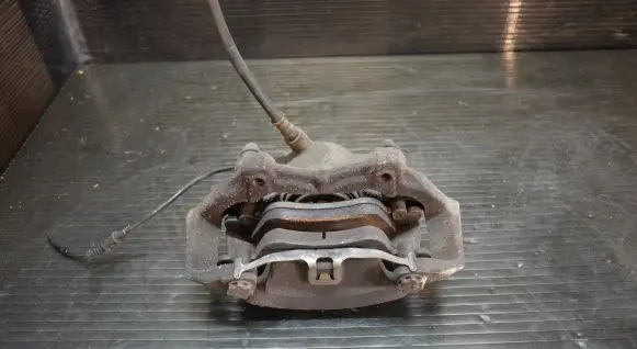 Mercedes-Benz E W212 Front brake caliper