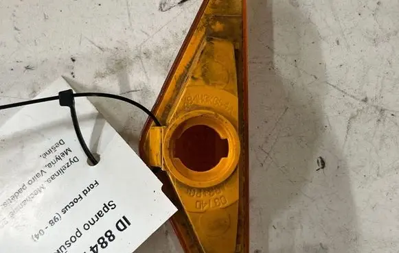 Ford Focus Front fender indicator light X84H3K354A