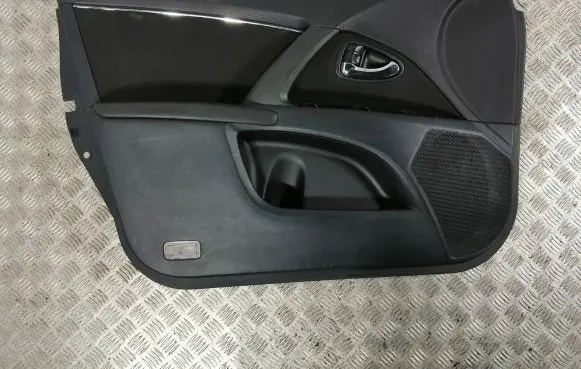 Toyota Avensis T270 Front door card panel trim 6762005670C3 6920605051C0