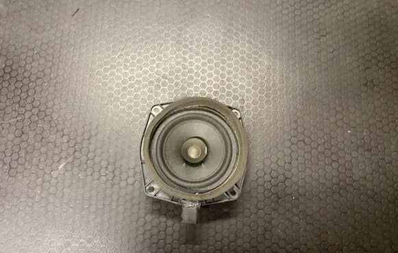 Mitsubishi Colt Front door speaker mn1414