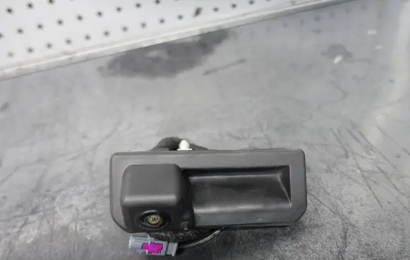 Skoda Fabia Mk3 (NJ) Tailgate trunk handle 6V0827566G