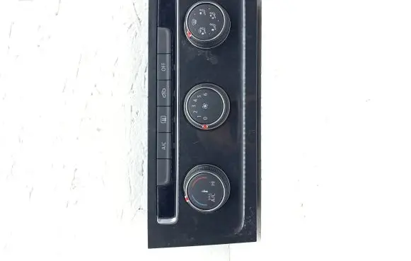 Volkswagen Golf VII Climate control unit 5G0907426AQ