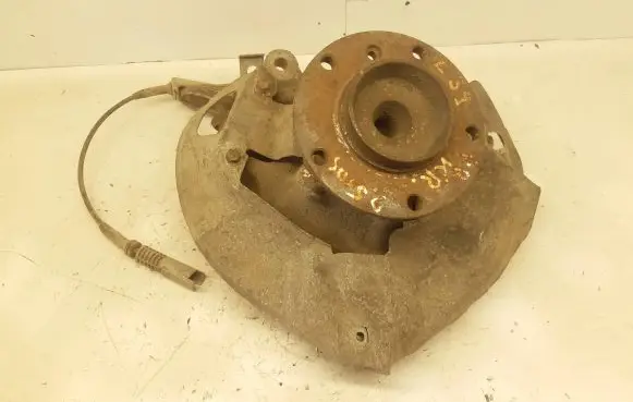 BMW 5 E39 Front wheel hub spindle knuckle
