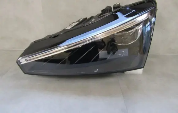 Skoda Scala Headlight/headlamp 657941015C