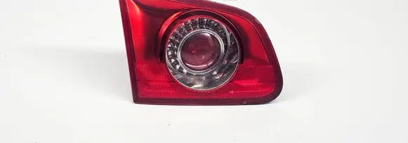 Tailgate rear/tail lights
