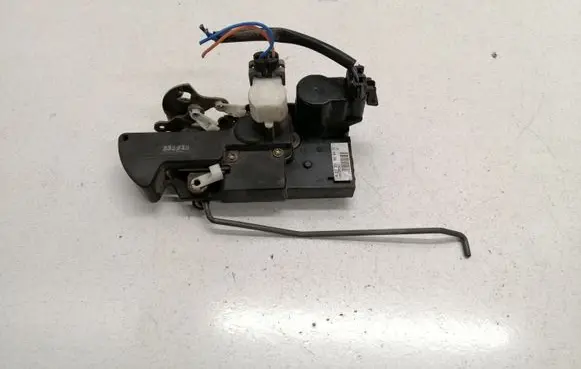 Opel Frontera B Front door lock 16634325