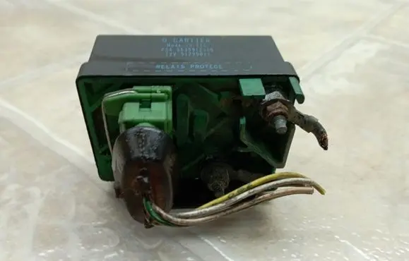 Peugeot 206 Glow plug pre-heat relay 9639912580