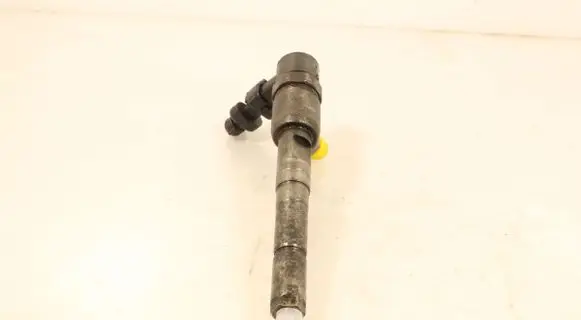 Opel Corsa D Fuel injector 0445110326
