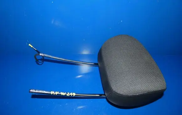 Mercedes-Benz CLS C219 Front seat headrest 