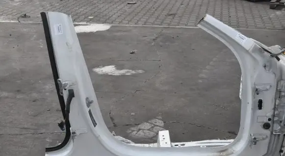 Volvo S90, V90 Side car body part 