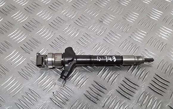 Toyota Corolla Verso E121 Fuel injector 236700R170