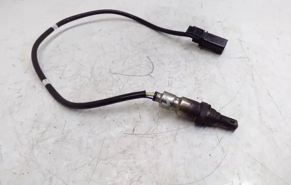 Volkswagen PASSAT B8 Lambda probe sensor 04L906262A