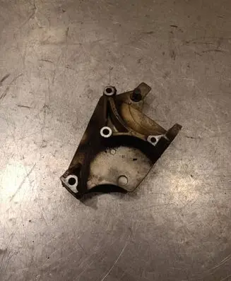 Nissan NV200 Engine mounting bracket 8200408663