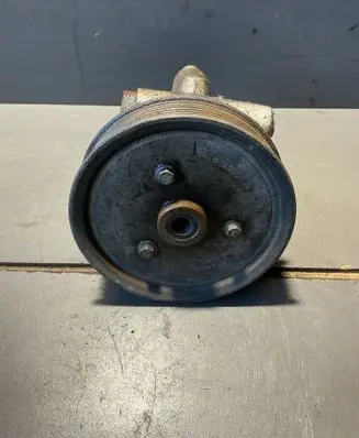 Opel Vivaro Power steering pump 26054891