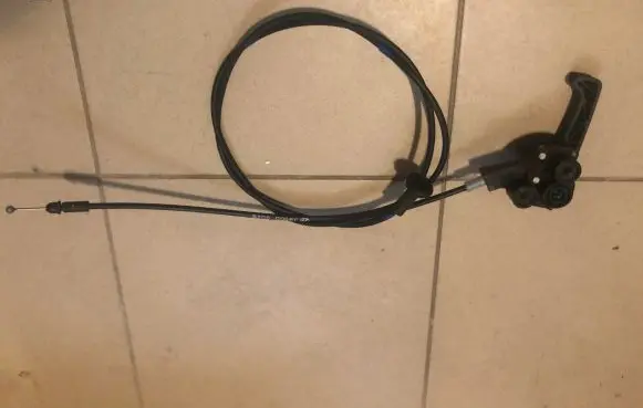 Hyundai Kona I Engine bonnet (hood) release handle 811812B900