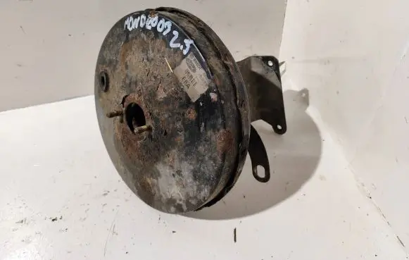 Ford Mondeo Mk III Brake booster 1S712B195CD T530A12711B 0204021862