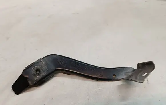 BMW 5 E60 E61 Fender mounting bracket 0911267310