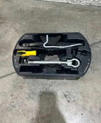 Peugeot 308 Tool set 9805820580