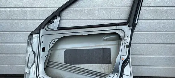 Mercedes-Benz C W204 Front door