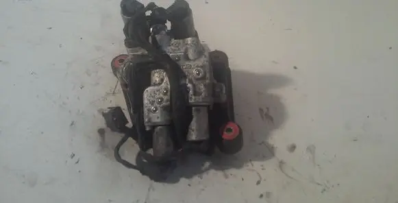 BMW 7 F01 F02 F03 F04 Air suspension compressor 6775258 106410
