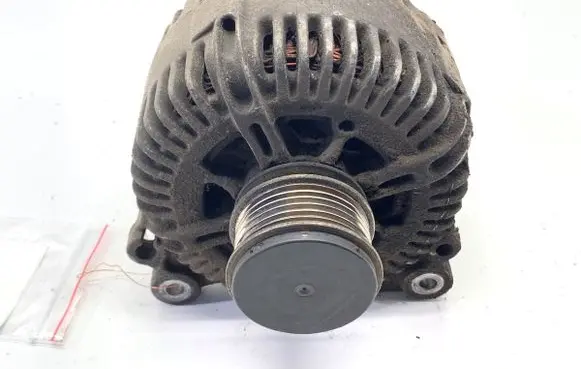 Volkswagen PASSAT B6 Generator/alternator 021903026L