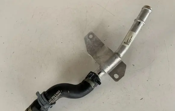 Audi Q7 4M Engine coolant pipe/hose 4M0819857 4M0265372C