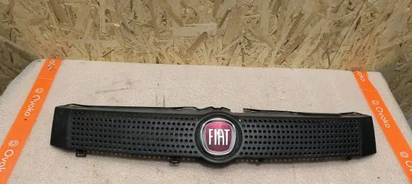 Fiat Panda II Front bumper upper radiator grill C391
