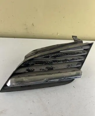 Nissan Primera Front bumper upper radiator grill 62330AU300 62330AU30