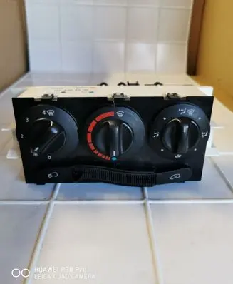 Mercedes-Benz A W168 Climate control unit 1688300385