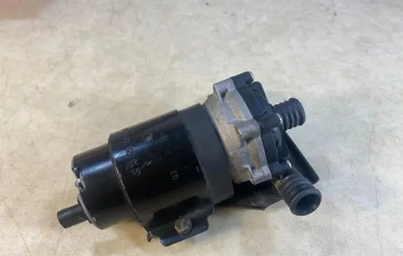 Mercedes-Benz G W461 W463 1st Gen Electric auxiliary coolant/water pump A2205040740