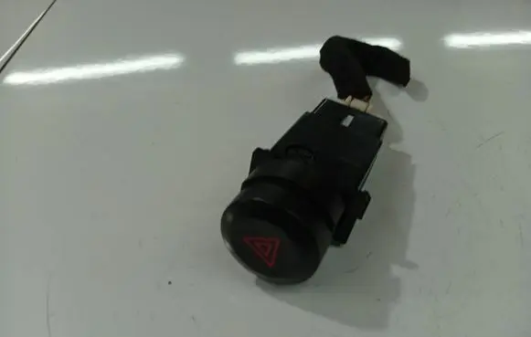 KIA Sorento Hazard light switch 