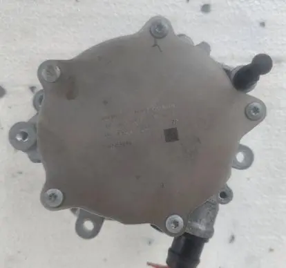 Mercedes-Benz C AMG W205 Vacuum pump A2641800000