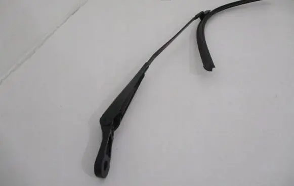 Peugeot 3008 I Front wiper blade arm 9683098980