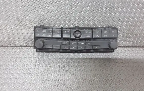 Head unit multimedia control