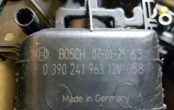 Chrysler Sebring (JS) Wiper motor 0390241963