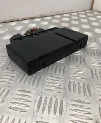 BMW 5 E60 E61 Gateway control module 9186170