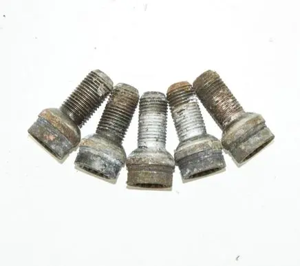 Volkswagen PASSAT B5 Nuts/bolts NERAOEM