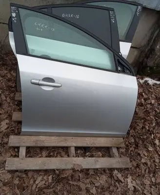Volvo S60 Front door 31352778