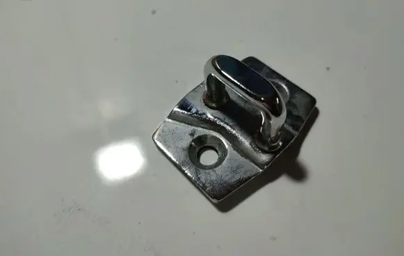 BMW 1 E81 E87 Rear door lock loop/hook striker 7148705