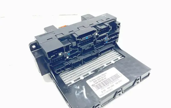 Mercedes-Benz CLK A209 C209 Fuse module 2095450201 5DK00848500