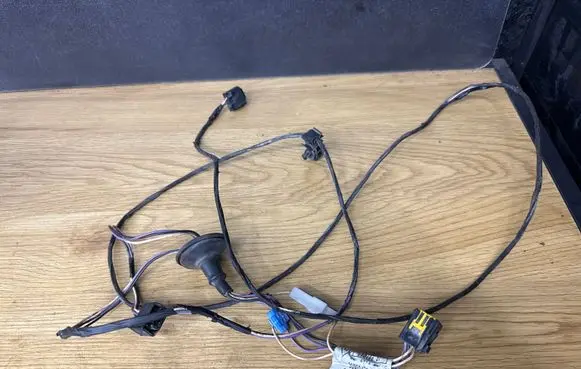 Opel Vivaro Tailgate/trunk wiring harness 8200320779