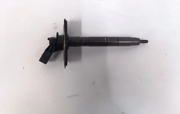 Audi A8 S8 D3 4E Fuel injector 059130277BD 09080702490