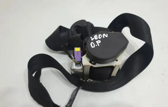 Seat Leon (1P) Front seatbelt 6064031