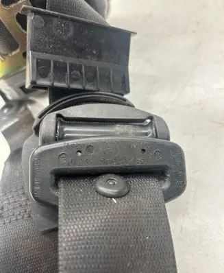 Mercedes-Benz E W211 Front seatbelt 561014601 A2118600285