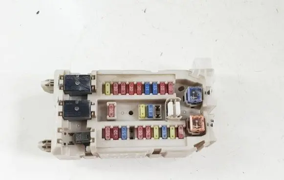 Isuzu D-Max Fuse box set