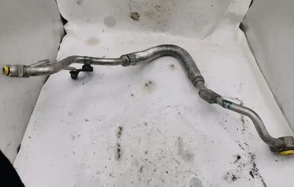 BMW X3 E83 Air conditioning (A/C) pipe/hose 6453341463